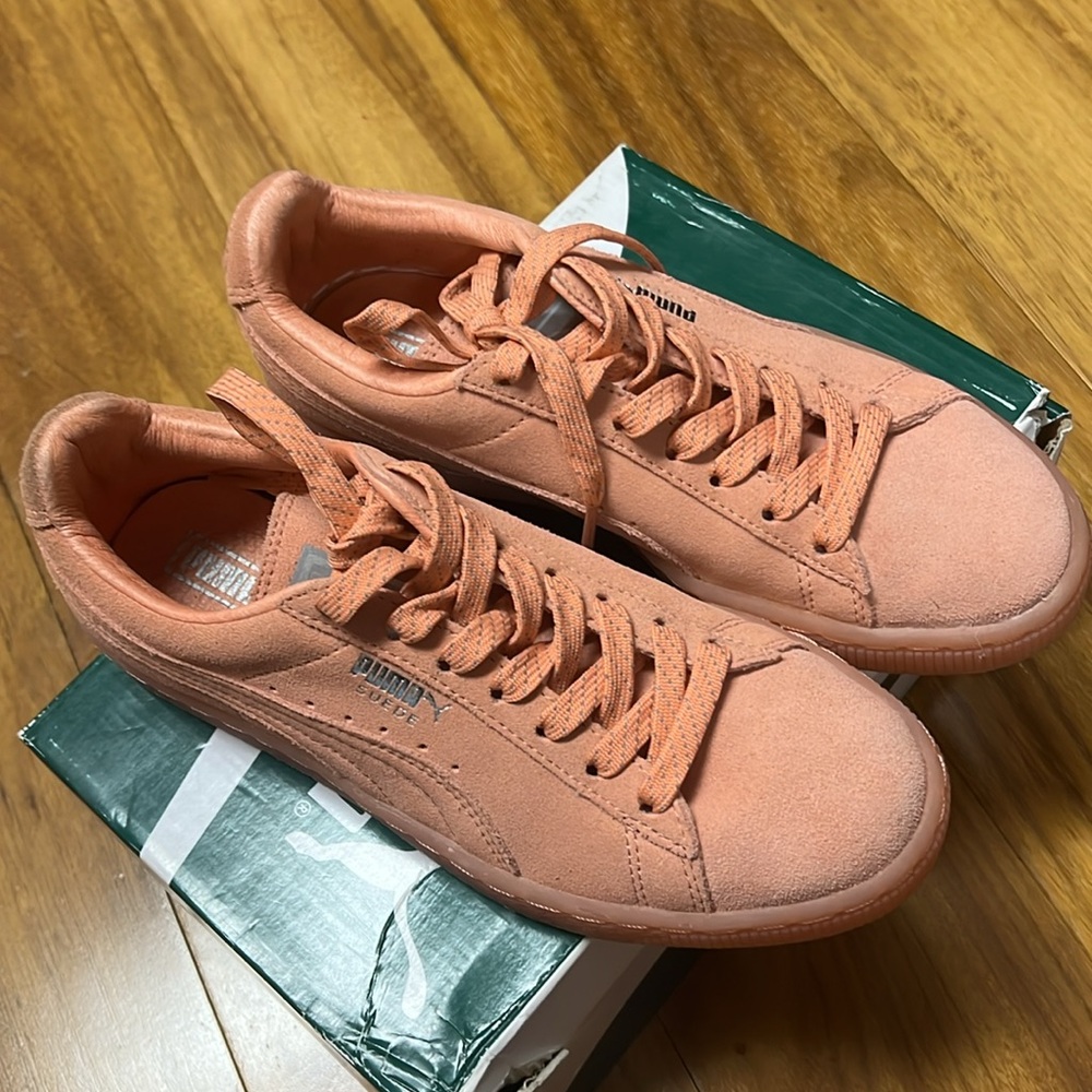 Puma Suede Size US 6